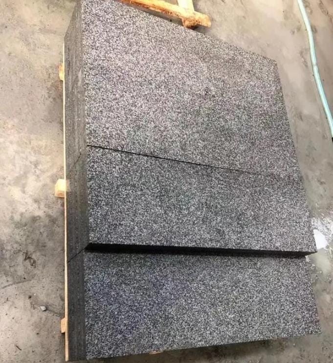 芝麻黑荔枝面